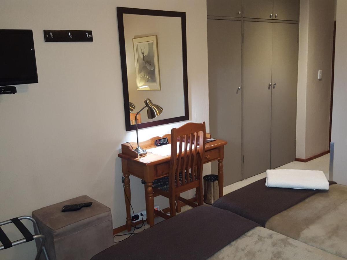 Bed and Breakfast Grace Place Bnb Преторія Екстер'єр фото